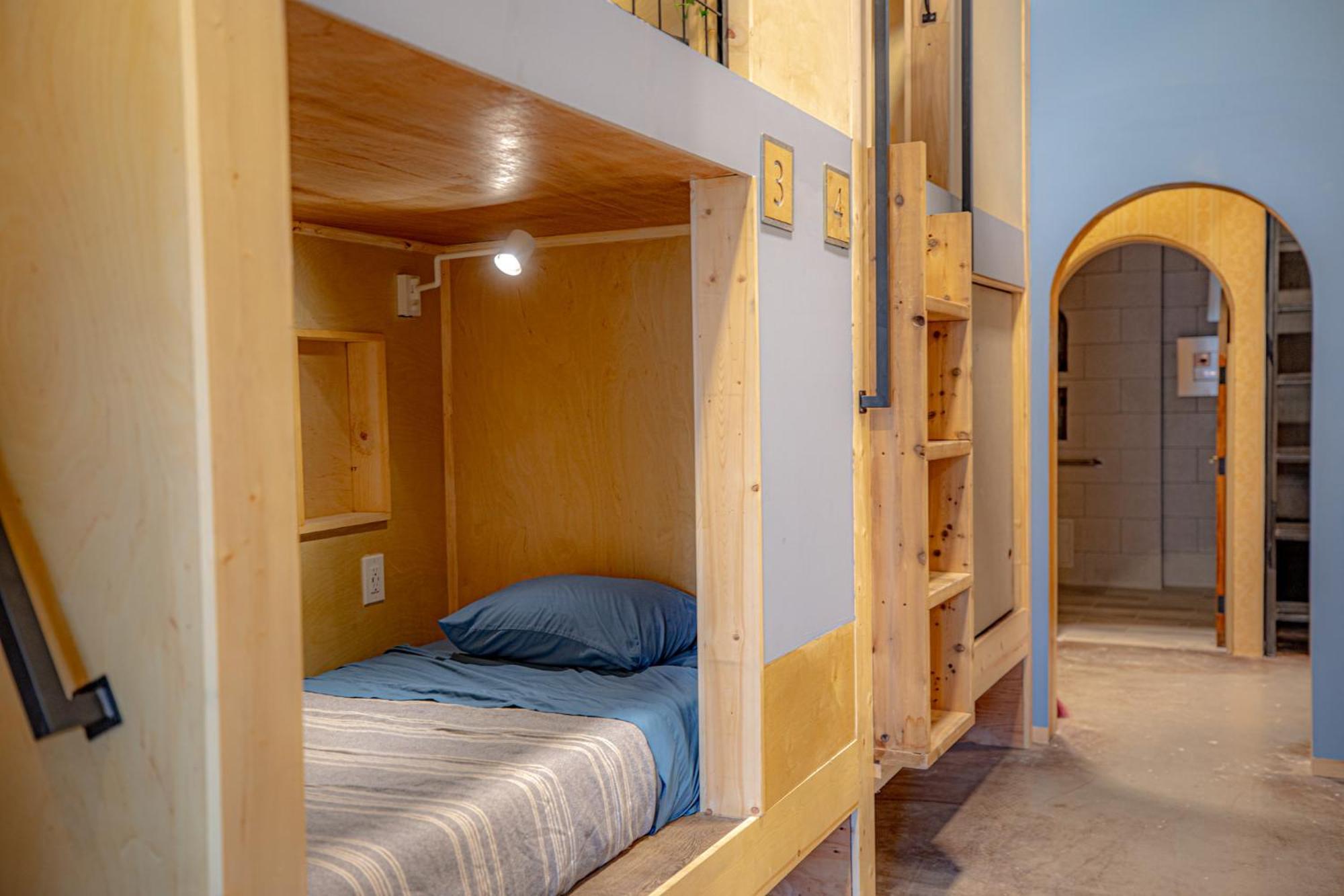 Social Stays - Santa Barbara'S First Hostel On State Street Eksteriør billede