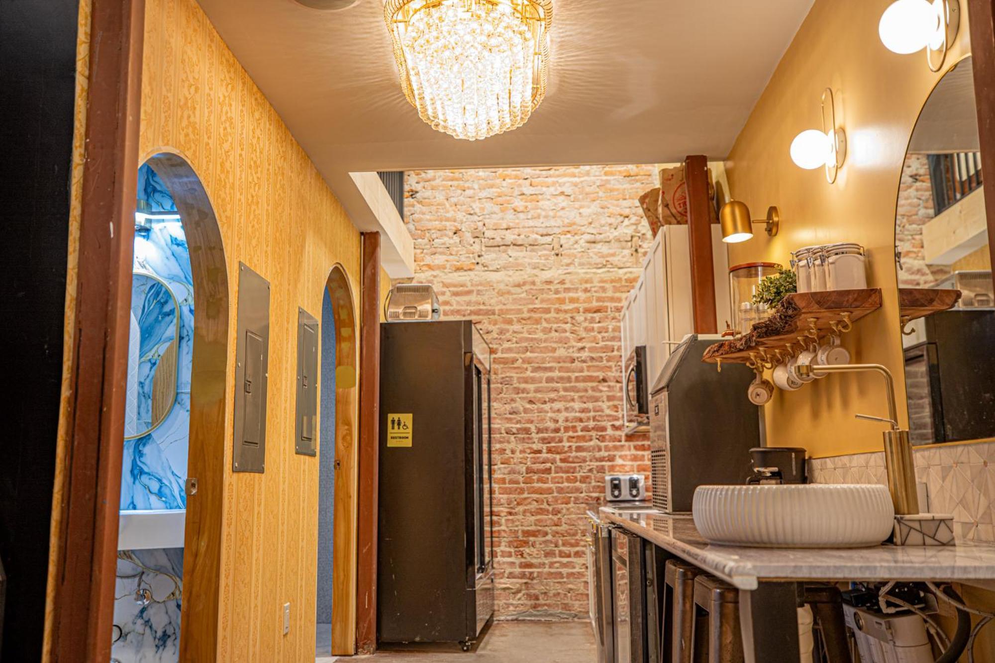 Social Stays - Santa Barbara'S First Hostel On State Street Eksteriør billede