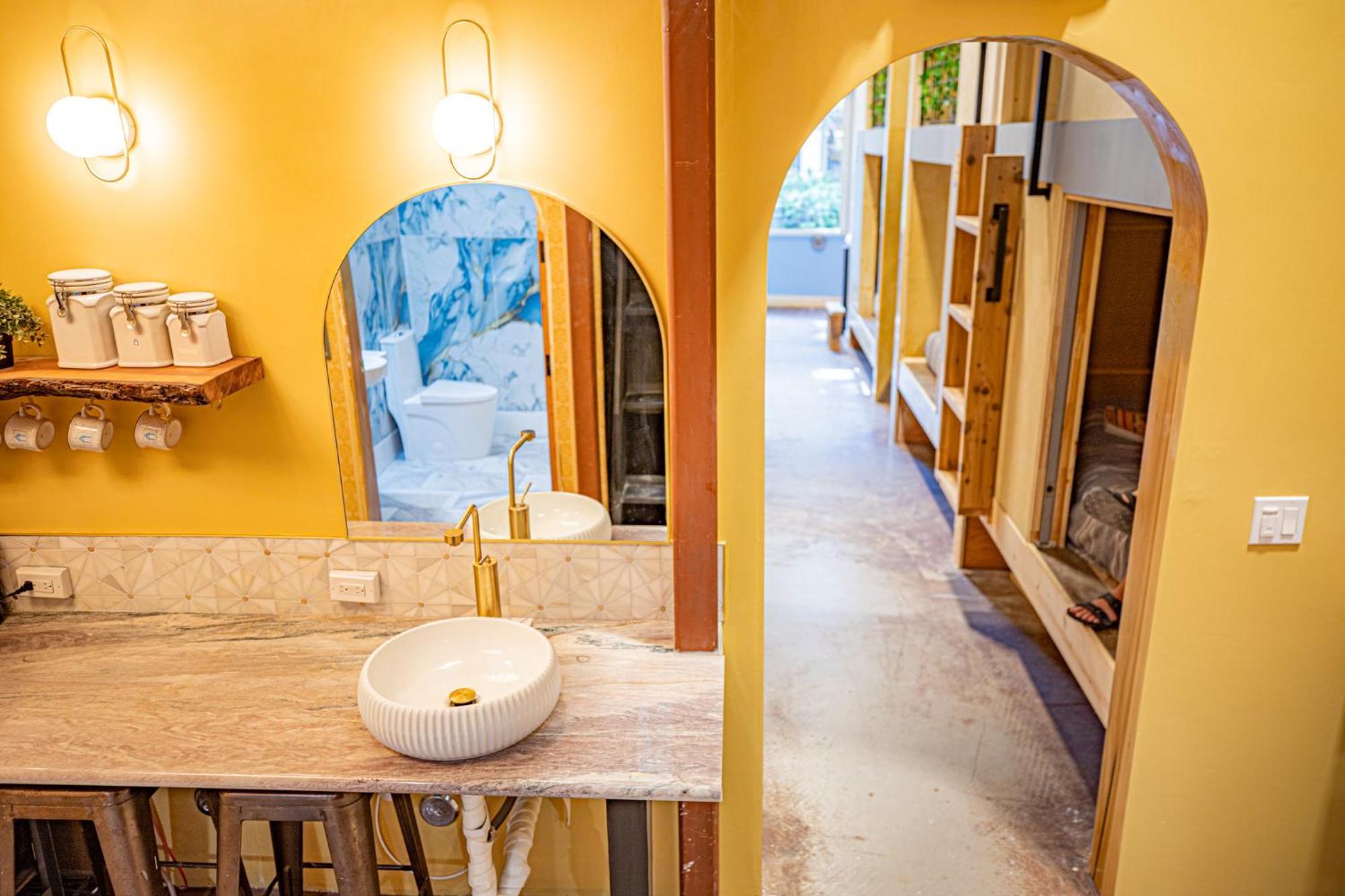 Social Stays - Santa Barbara'S First Hostel On State Street Eksteriør billede
