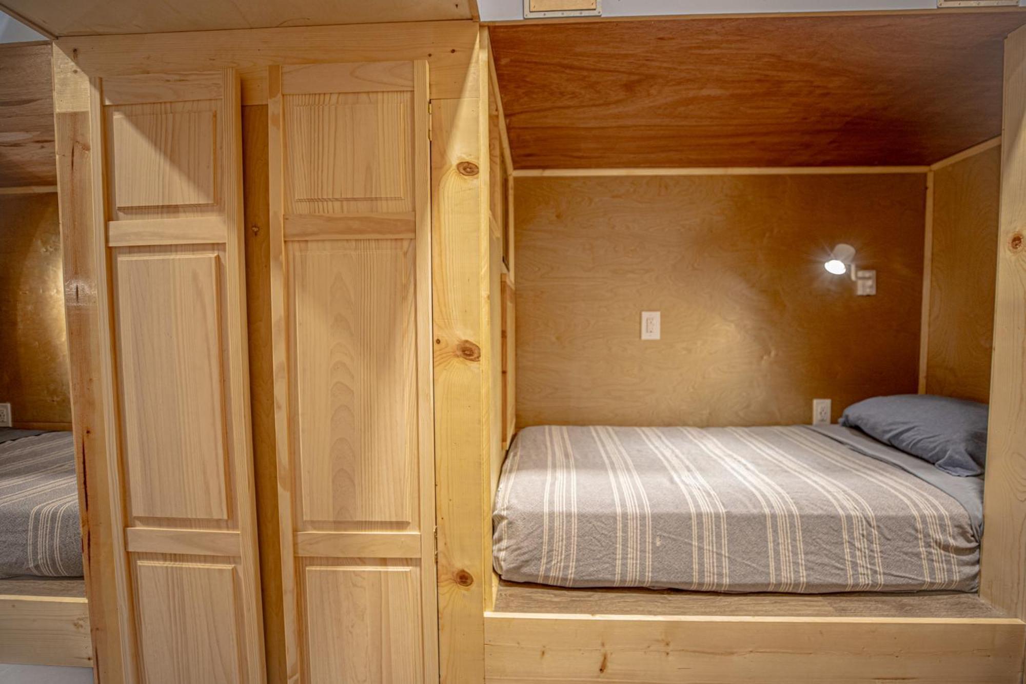 Social Stays - Santa Barbara'S First Hostel On State Street Eksteriør billede